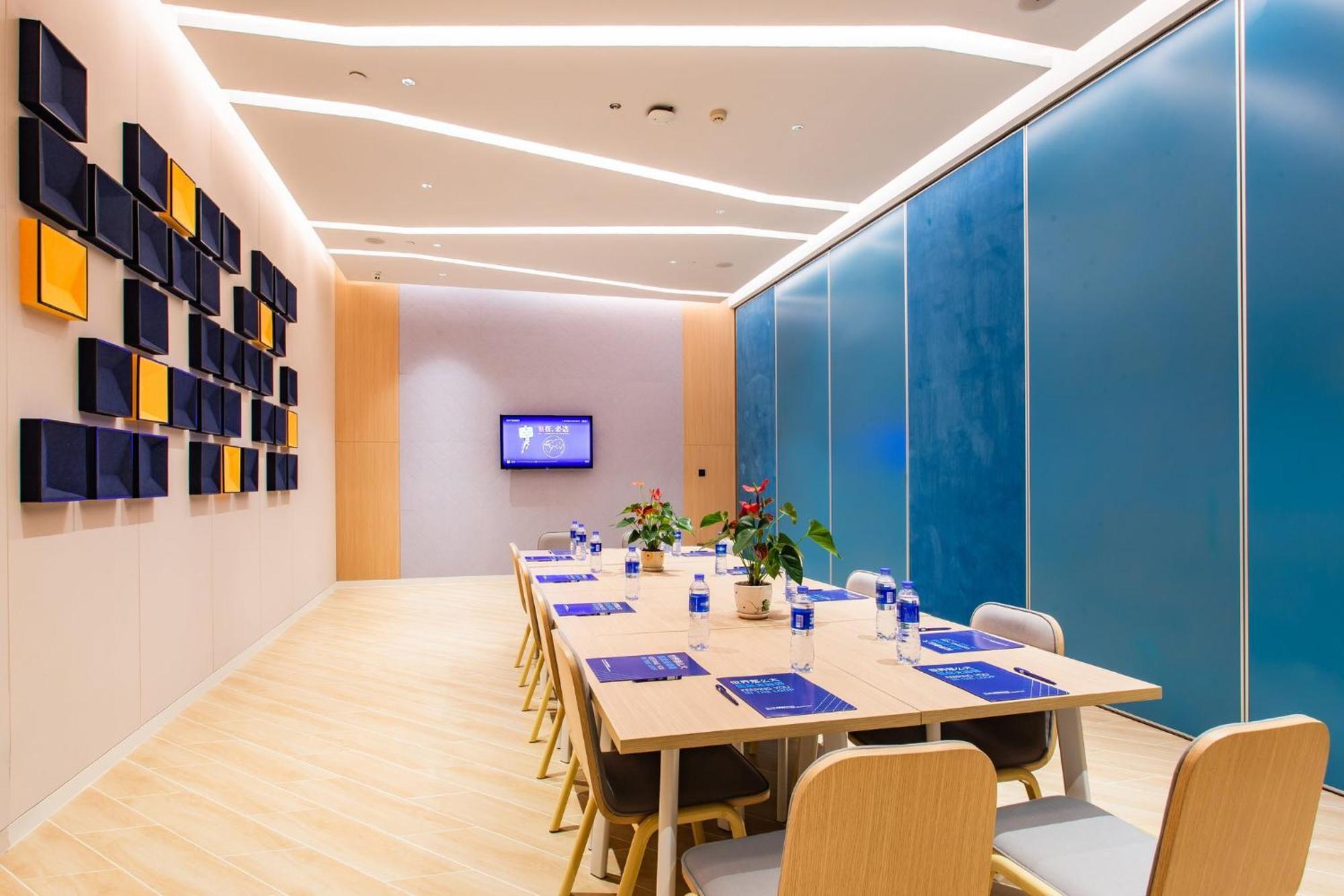 Holiday Inn Express Jiangmen Jianghai, an IHG Hotel Bagian luar foto