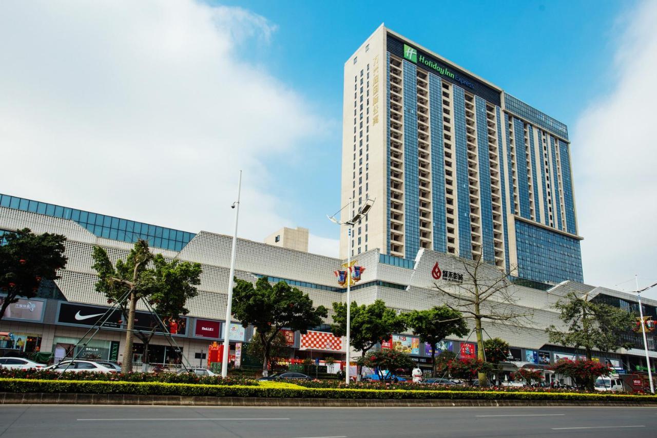 Holiday Inn Express Jiangmen Jianghai, an IHG Hotel Bagian luar foto