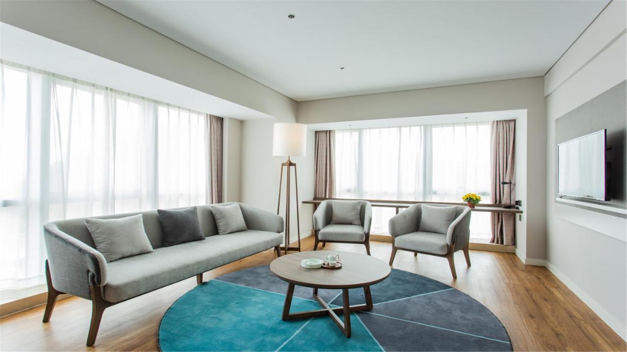 Holiday Inn Express Jiangmen Jianghai, an IHG Hotel Bagian luar foto